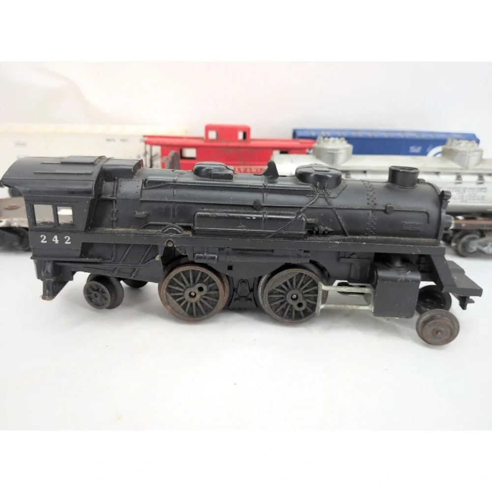 LIONEL O GAUGE No. 242  2-4-2 LOCOMOTIVE & Mixed Loot Sunoco Penn 477618